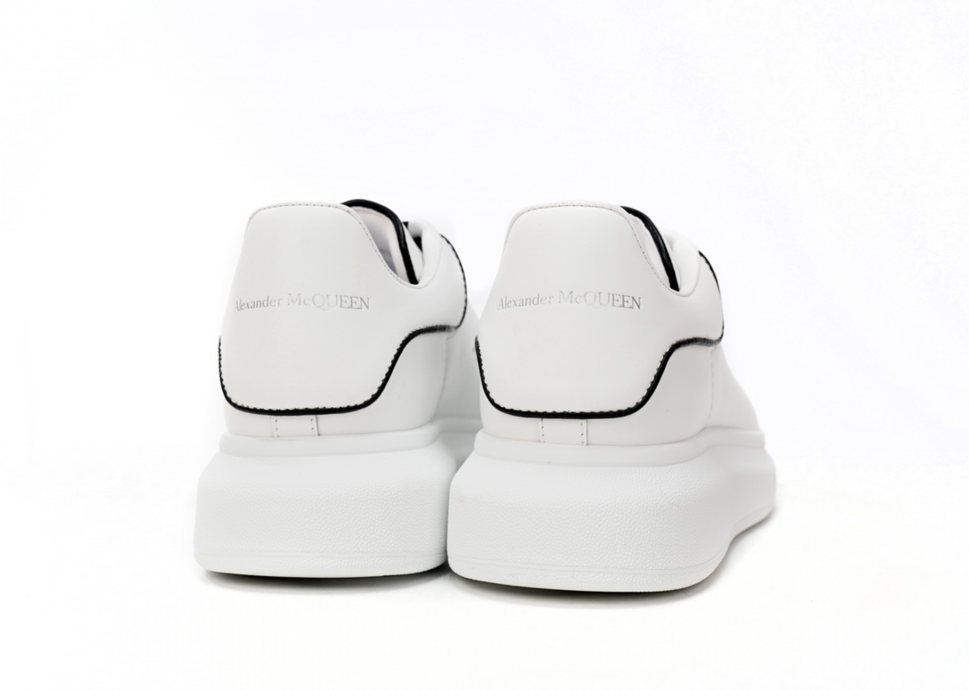Alexander Mcqueen prevelik športni copat bela črta